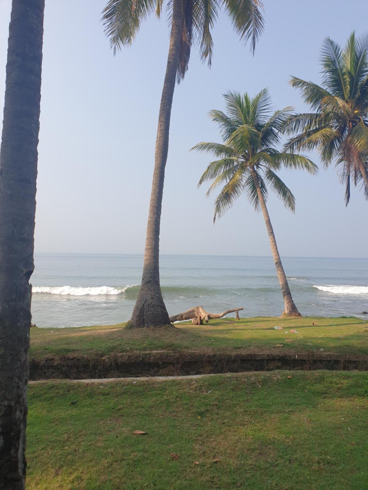 Hotel Kumala Samudra Cikakak Esterno foto