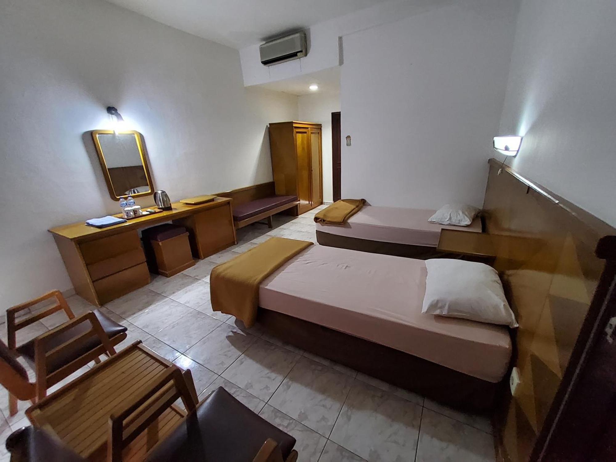 Hotel Kumala Samudra Cikakak Esterno foto